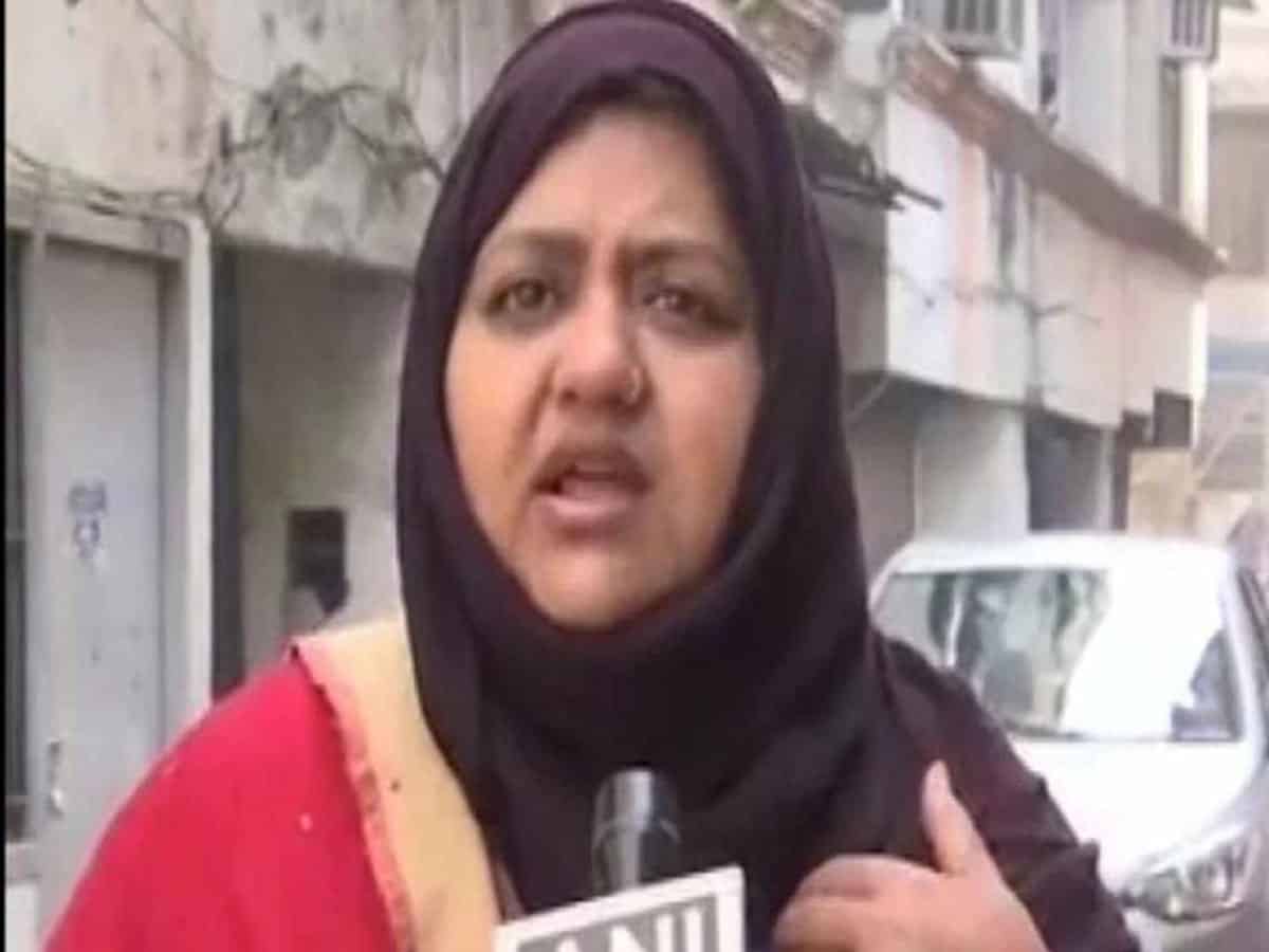 UP: Poet Rana's daughters put under house arrest