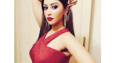 Payal Ghosh meets Maharashtra governor, seeks justice