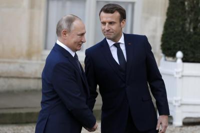 Putin, Macron discuss Navalny, Belarus, over phone