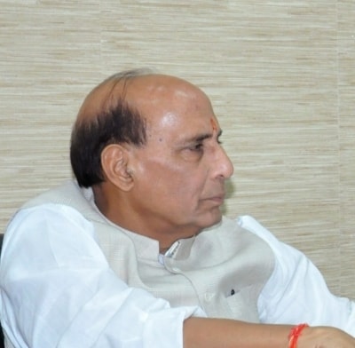 Rajnath condemns attack on Navy veteran, calls him (2nd Ld)