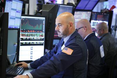 US stocks drop amid tech struggle