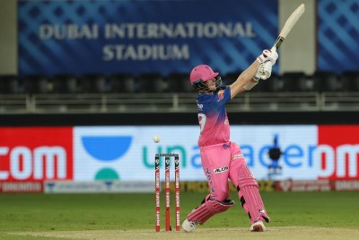 Captain Smith, Uthappa take Rajasthan to 177/6 vs RCB