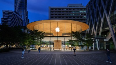 Apple may buy streaming rights of upcoming James Bond film