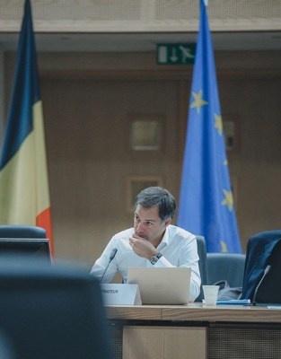 Belgium to introduce curfew to curb COVID-19 spread