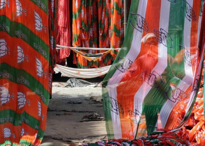 Cong, BJP in K'taka cross swords over vaccine promise