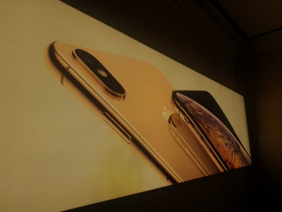 Cool offers help Apple retailers pre-book record iPhone 12 in India