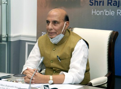 Defence Minister, Army Chief visit forward areas at LAC