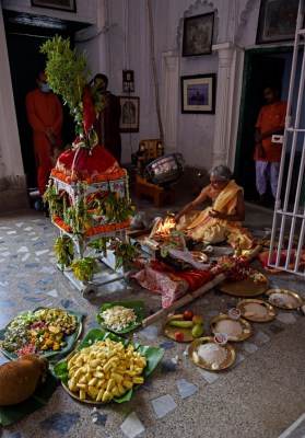 Devotees ill after consuming 'prasadam' at Karnataka temple