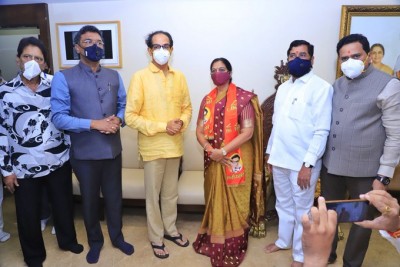 Independent MLA who allied with BJP joins Shiv Sena