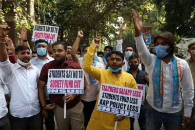 NSUI slams Delhi govt's decision to pay DU salaries from SSF