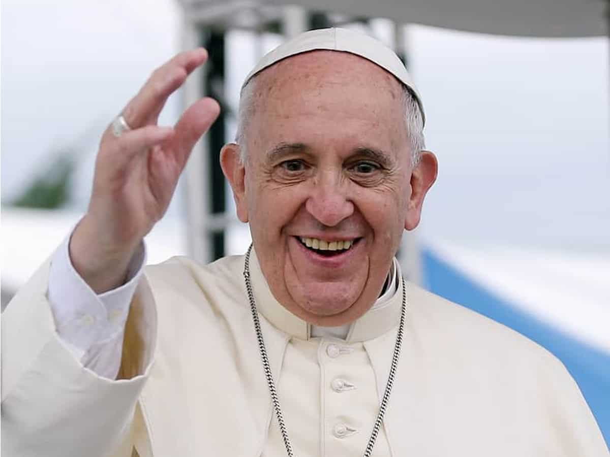 Pope Francis returns to Vatican 10 days after surgery