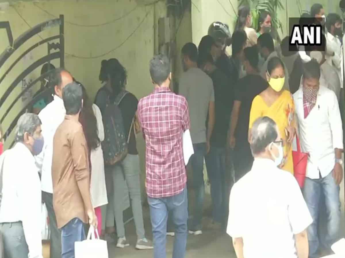 Hyd: Candidates arrive at centers for UPSC Preliminary Exams 2020