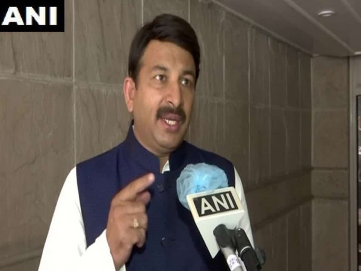 Manoj Tiwari slams Uddhav Thackeray on Providing free COVID-19