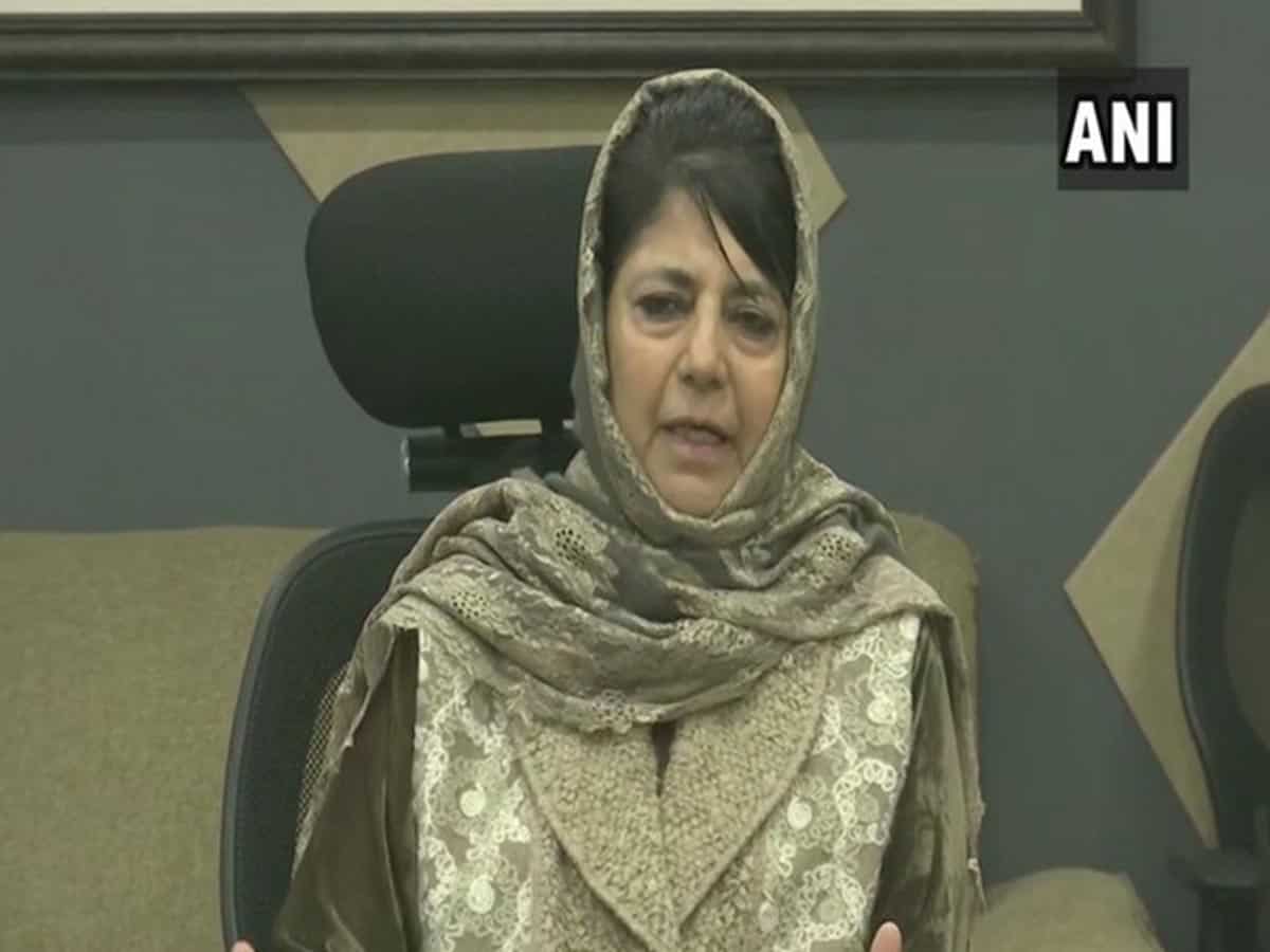 ED's summon to Farooq Abdullah shows Centre's nervousness: Mehbooba Mufti