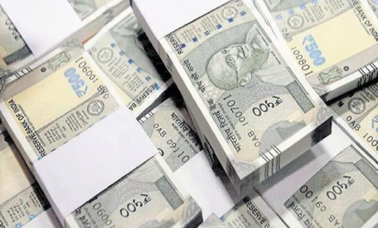 Rupee closes flat 73.68 against dollar as price rise concerns cap gains