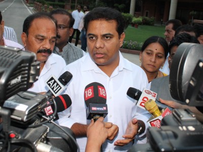 Major players in Hyderabad polls battling it out on social media