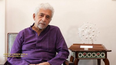 Naseeruddin Shah receives Aditya Vikram Birla Kalashikhar Puraskar