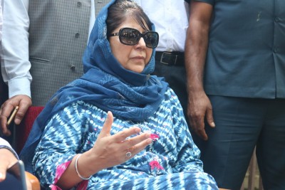 PIL in Delhi HC seeks FIR against Mehbooba Mufti for tricolour remark