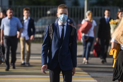 Russia hits record COVID-19 single-day cases