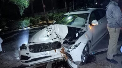 Drunk driver rams car into tree in Hyderabad, 1 killed