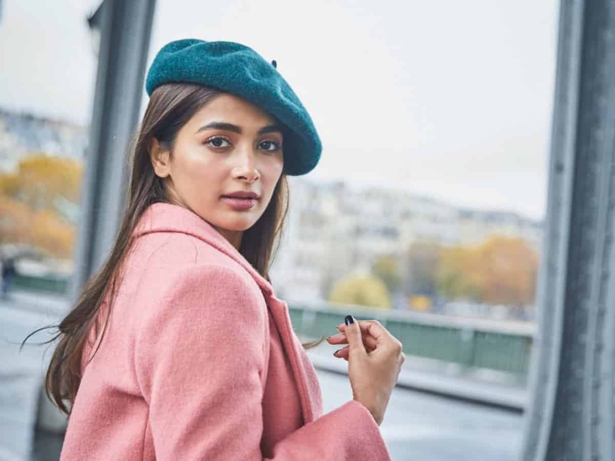 Pooja Hegde slams Indigo airlines