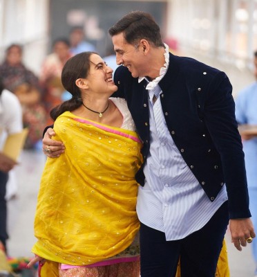 Akshay Kumar joins Sara Ali Khan on the ‘Atrangi Re’ set