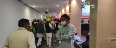 Farmer leaders at talks refuse govt's lunch offer