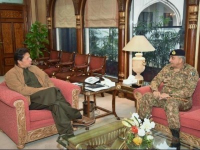 Imran Khan claims Pak Army ‘working under’ him, is defender of democracy