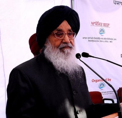 Show magnanimity on farm laws, Badal tells Modi