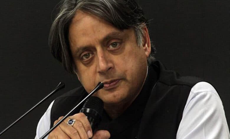 Tharoor condoles Musharraf's demise; BJP slams Congress