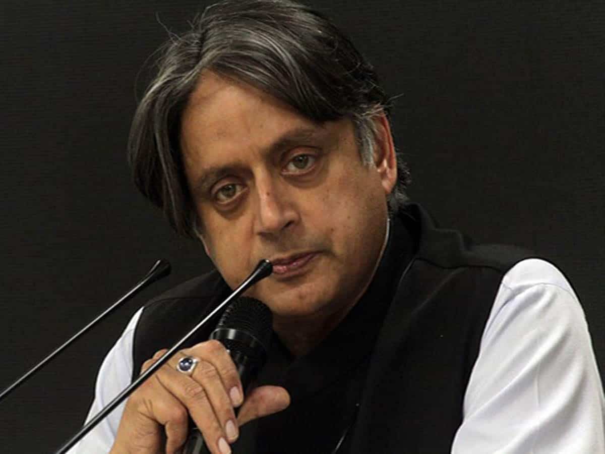 Tharoor condoles Musharraf's demise; BJP slams Congress