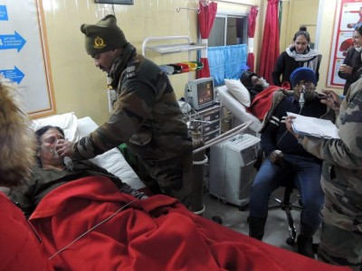 Army rescues 447 tourists in Nathu-La after snowstorm
