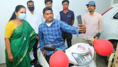 Nizamabad MLC Kavitha gifts scooter to specially-abled man