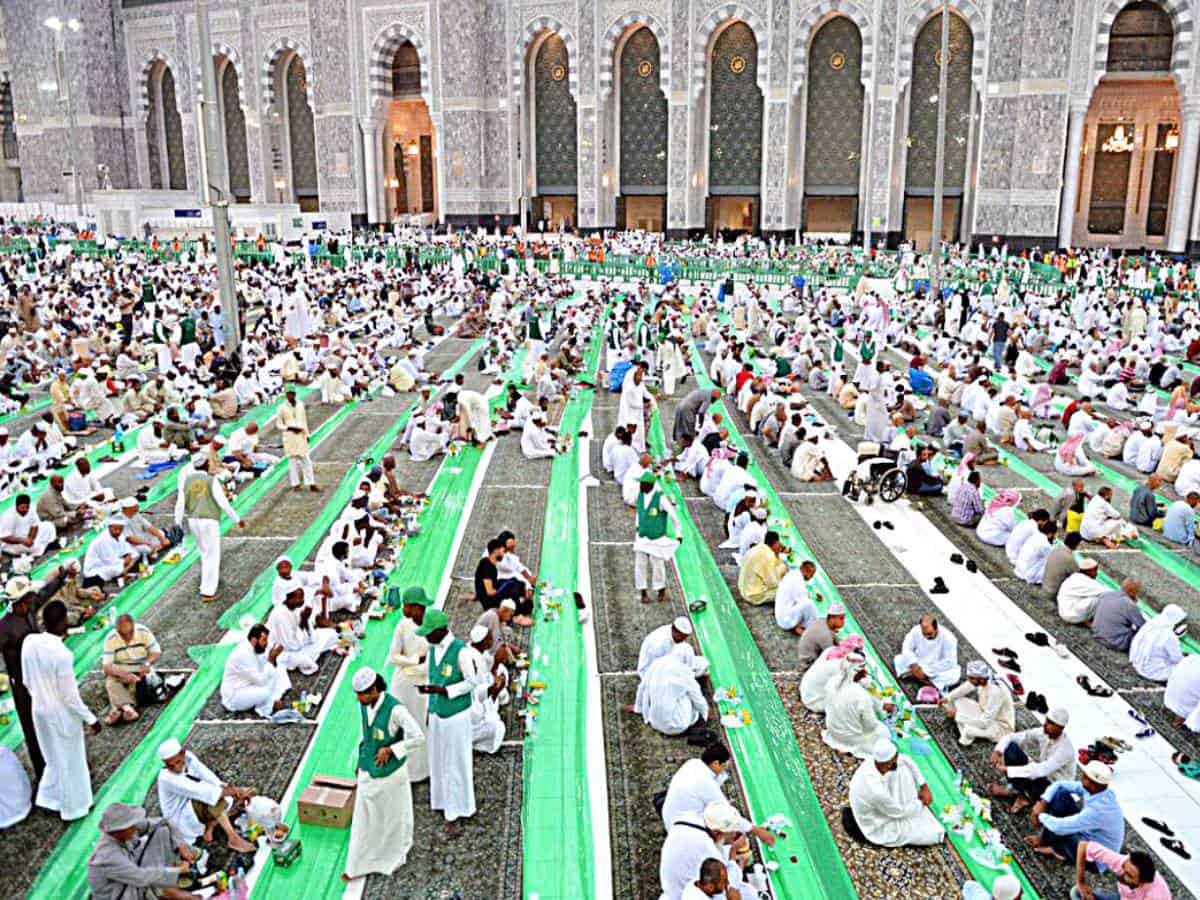 Saudi Arabia to issue permits for iftar meal distribution in Makkah