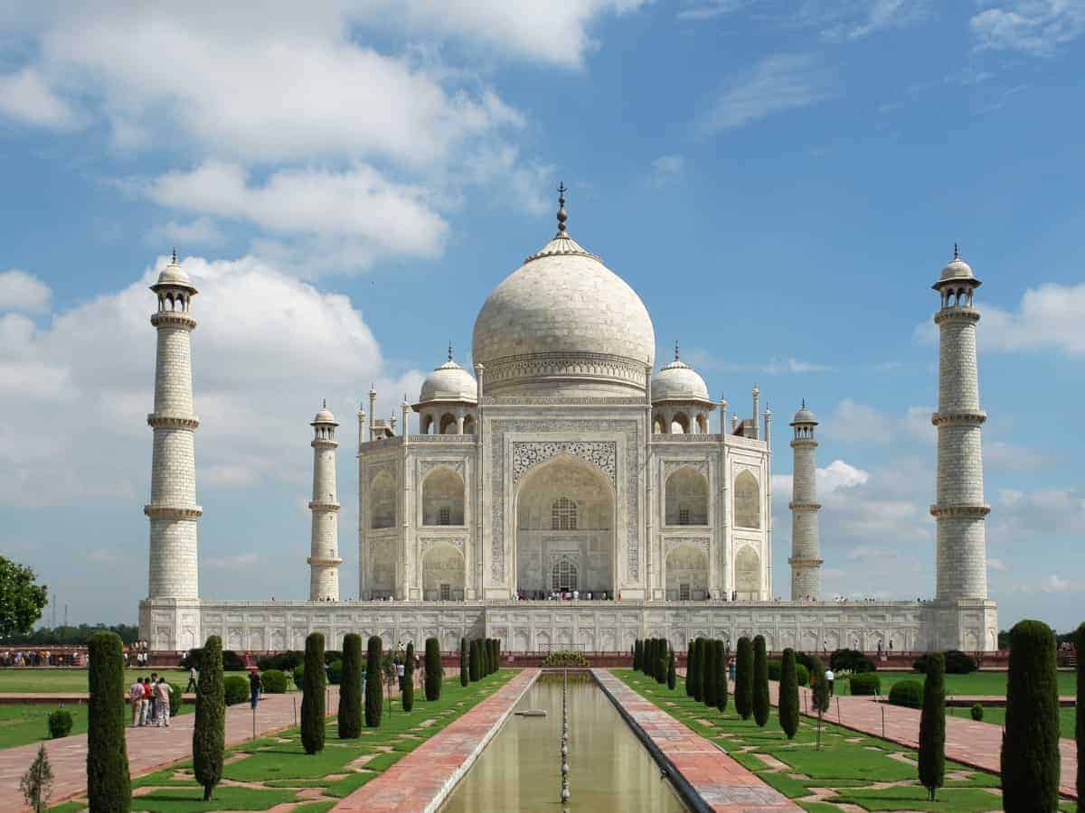 UP teen sells cycle to see Taj Mahal but run out of money