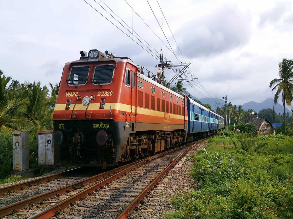 'Doodh Duronto' from AP brought 10 Cr litres milk to Delhi