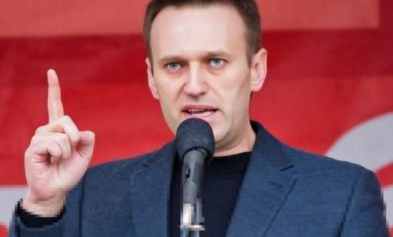 Kremlin critic Navalny slapped with new criminal charges