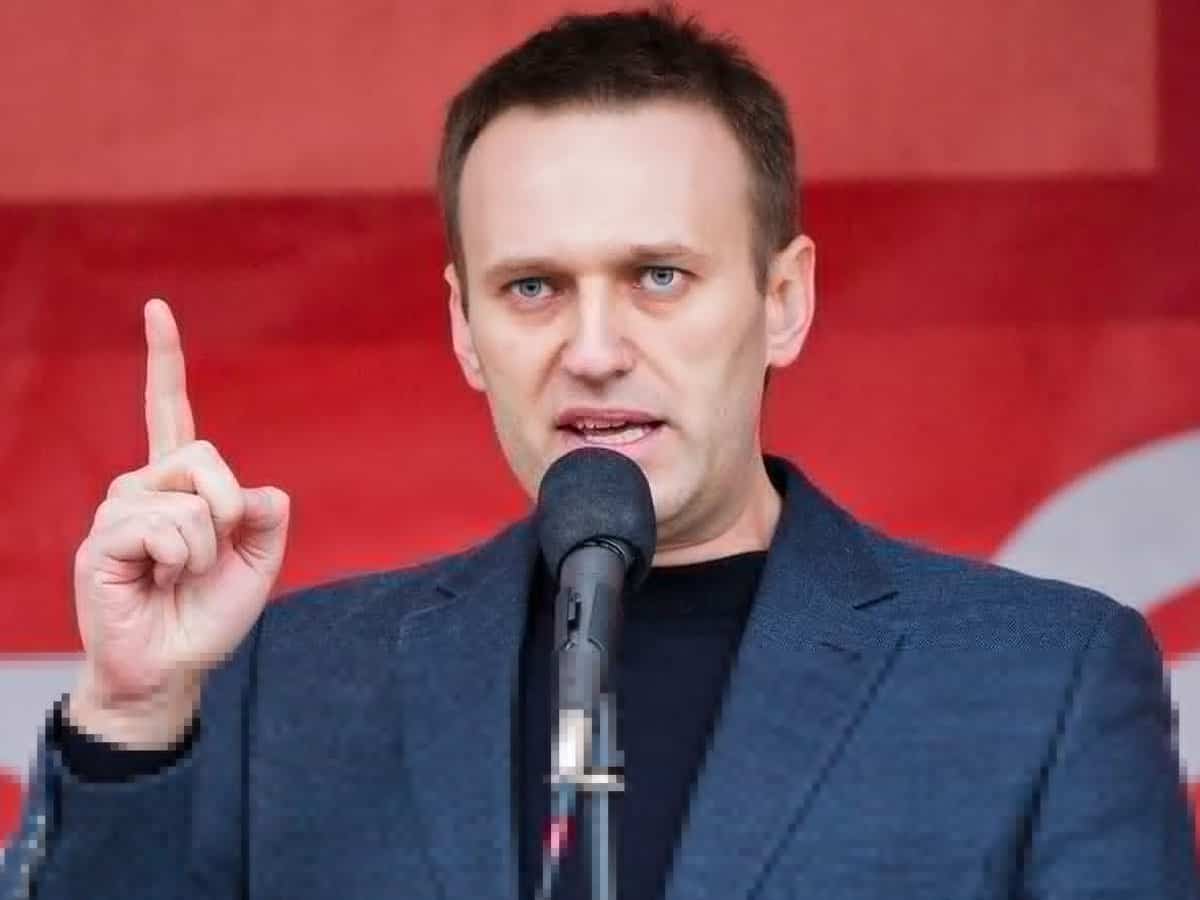 Kremlin critic Navalny slapped with new criminal charges