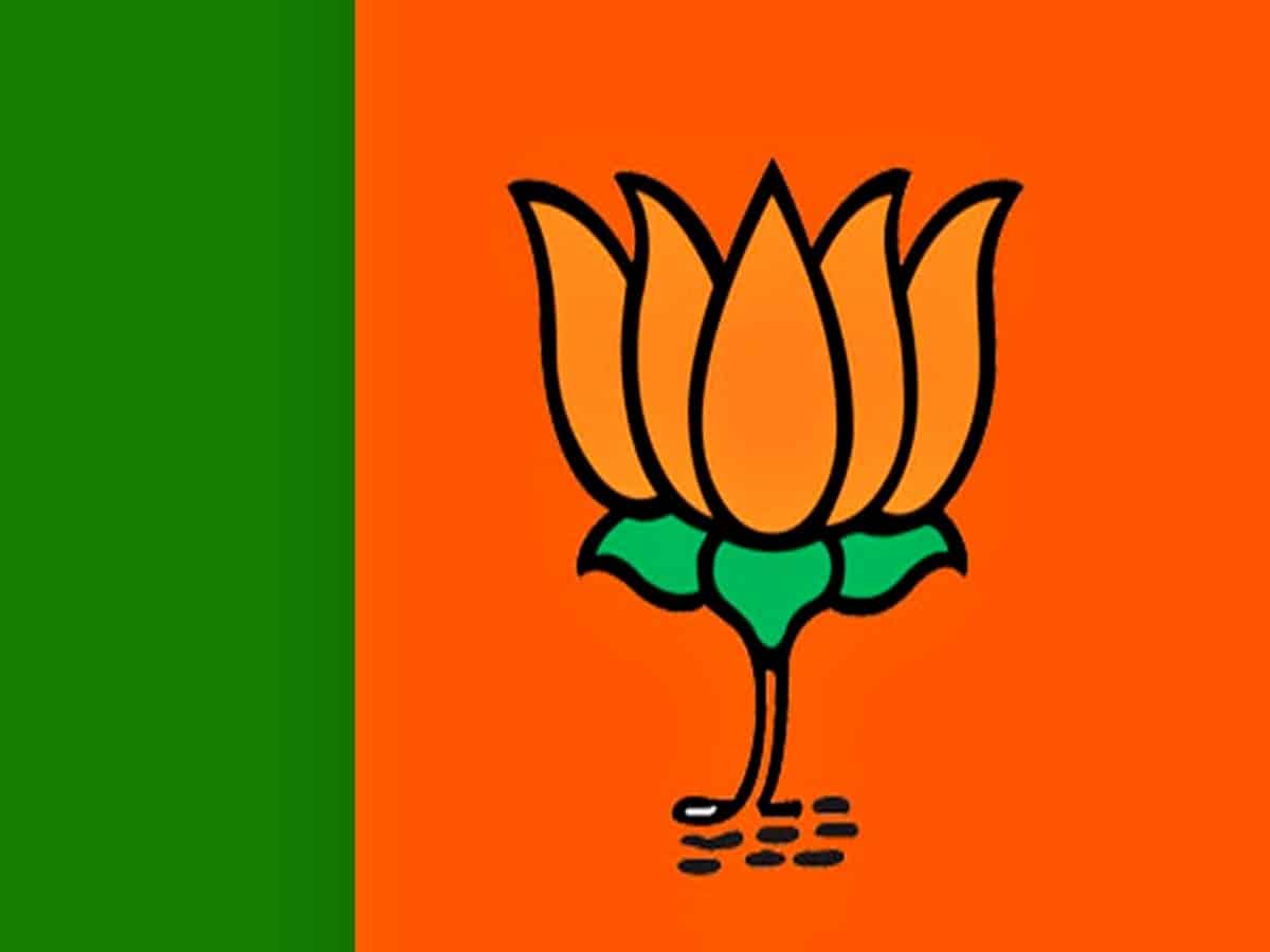 BJP instigates class 7 student to post abusive content against KCR online