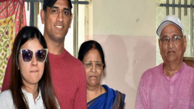 MS Dhoni's parents hospitalised after testing COVID-19