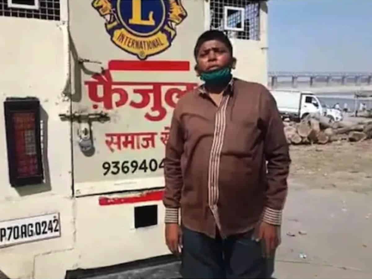 He skips 'roza' to ferry dead bodies
