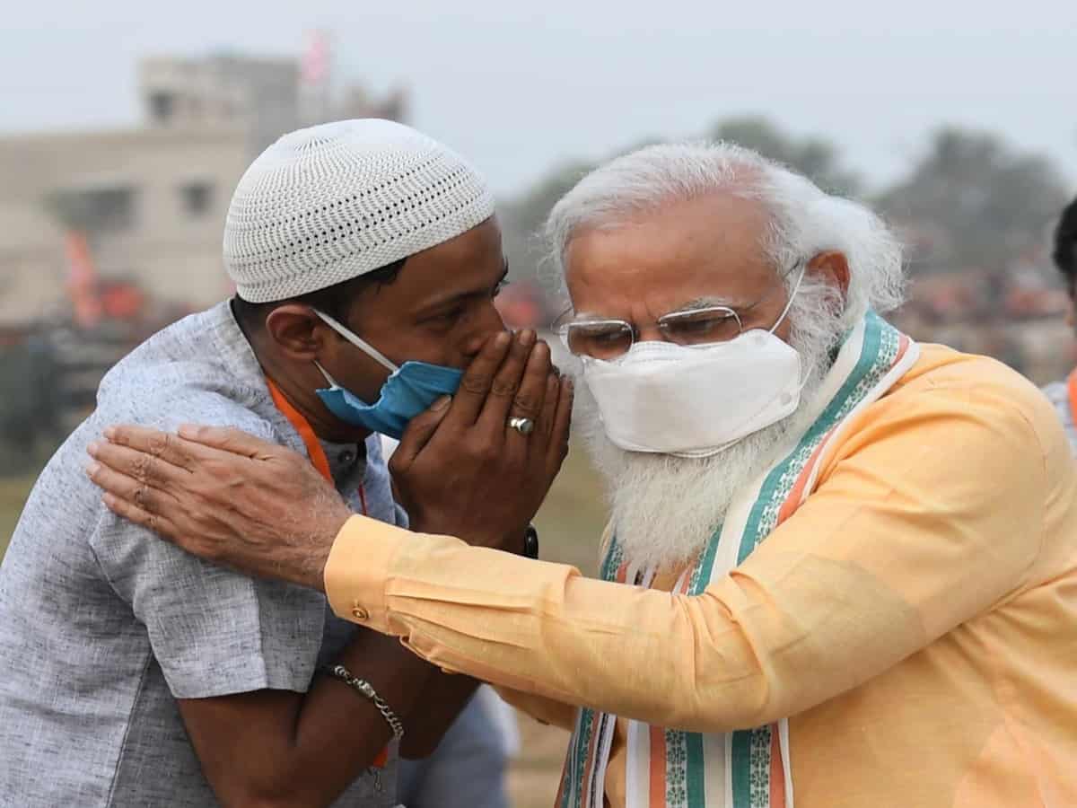 What did ‘Topi Waala’ whisper in Modi’s ears? Owaisi has an interesting take