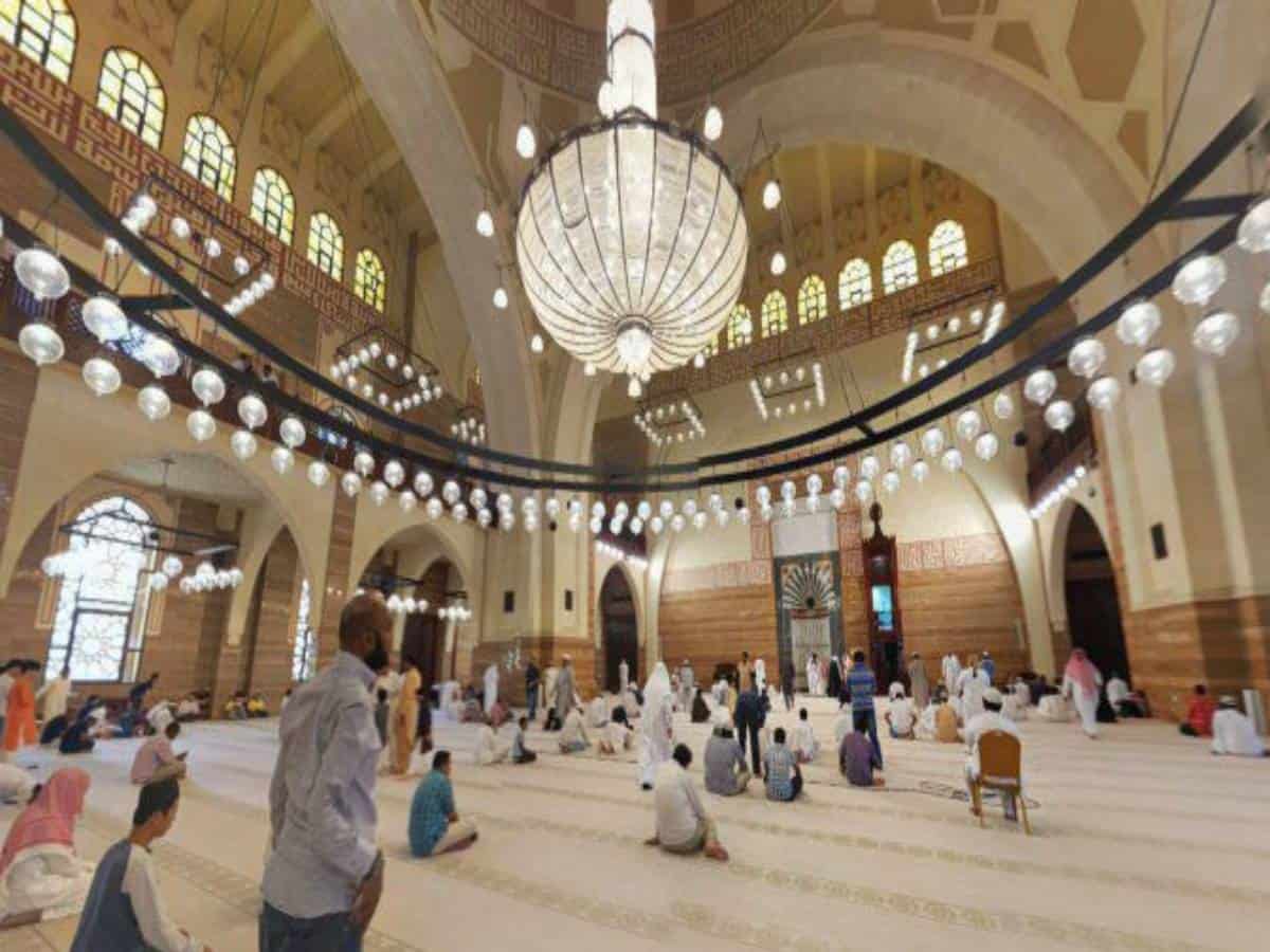 Bahrain mosques to allow only those who took COVID-19 vaccine