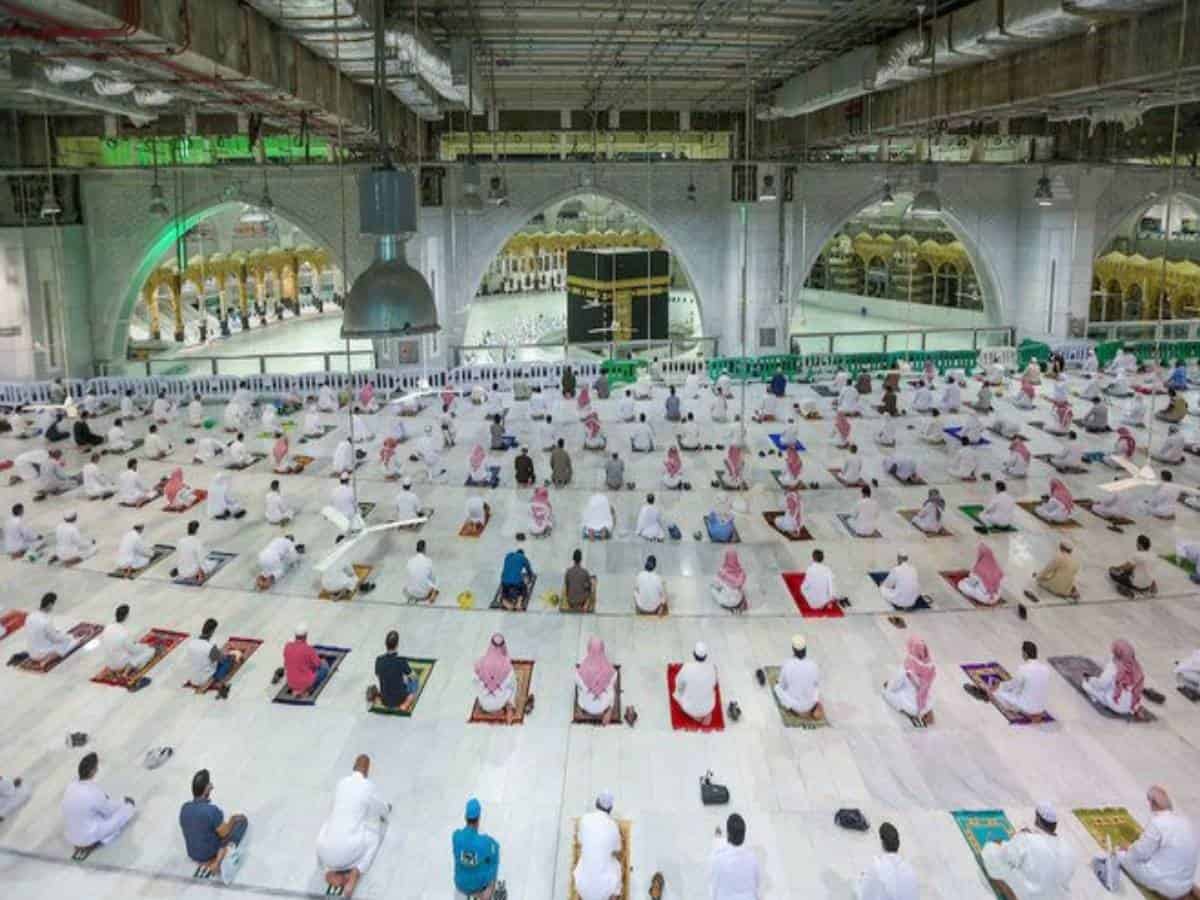 Saudi permits loudspeakers in Friday prayers; minister defends volume reduction