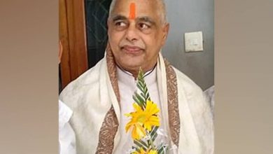 Andhra: Man attempts suicide in front of minister, assembly speaker