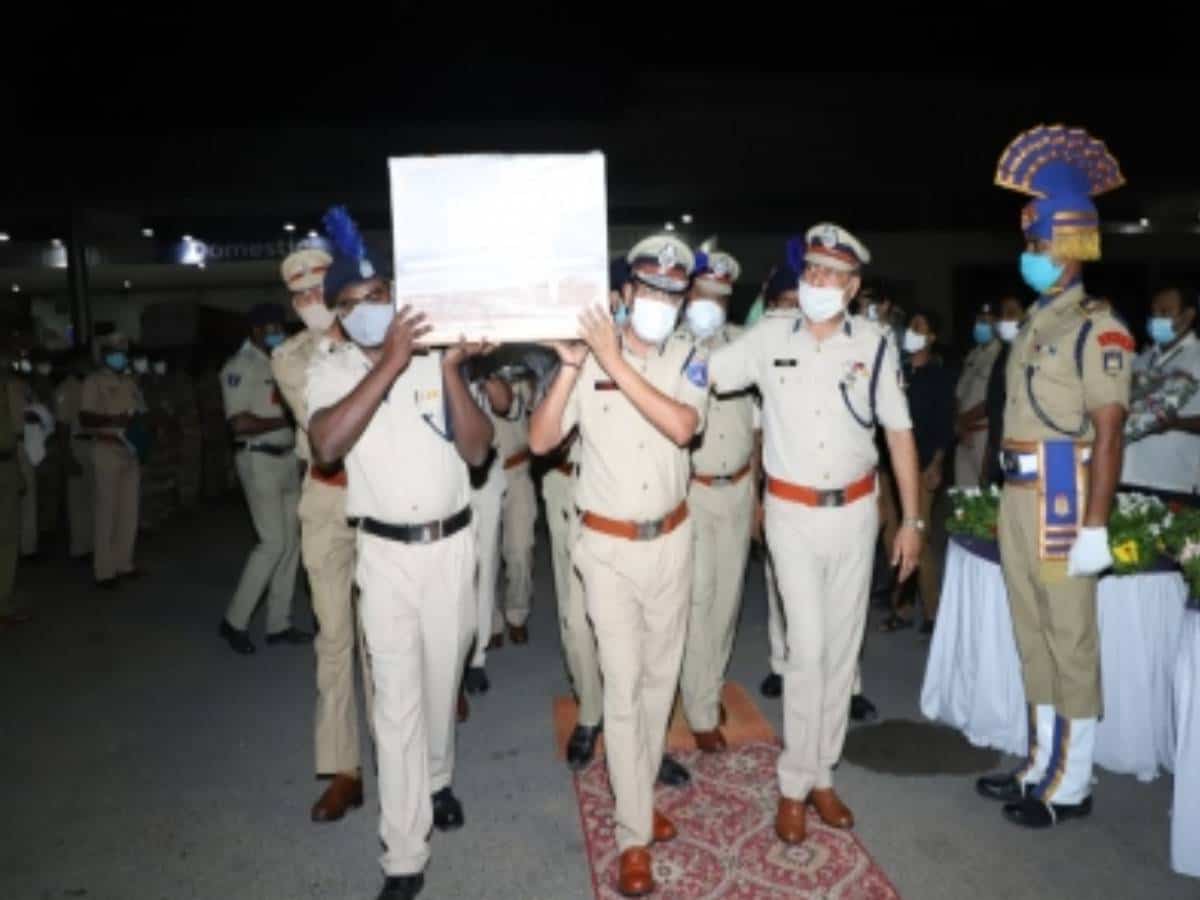 Mortal remains of martyred CRPF jawan reach Hyderabad