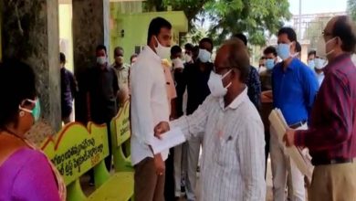 Andhra Minister expresses dissatisfaction over maintenance of COVID-19 centre in Nellore