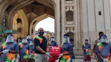 Over 400 sanitation workers get masks, PPE kits in Charminar