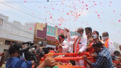 COVID-19 norms flouted at Telangana BJP president's roadshow in Warangal