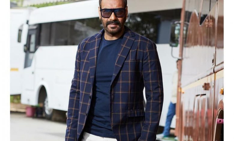 Ajay Devgn unveils 'Auron Mein Kahan Dum Tha' first poster, fans react